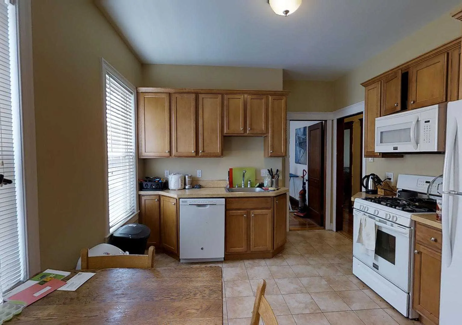 3 bed, $3,425 — Photo 3