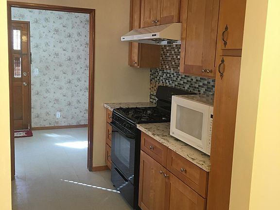 4th image of 1124 W Huntington Dr Unit 1