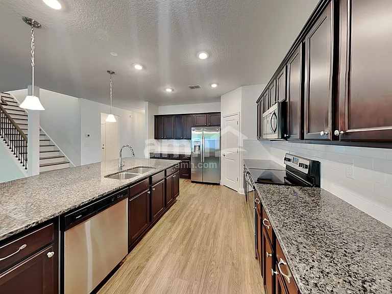 3150 Creek Village Ln — Photo 3