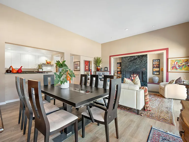 2552 Hyde St — Photo 7