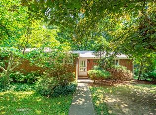 16 McGovern Blvd, Crescent, PA 15046