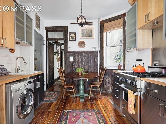 4th image of 633 E 11th St APT 17