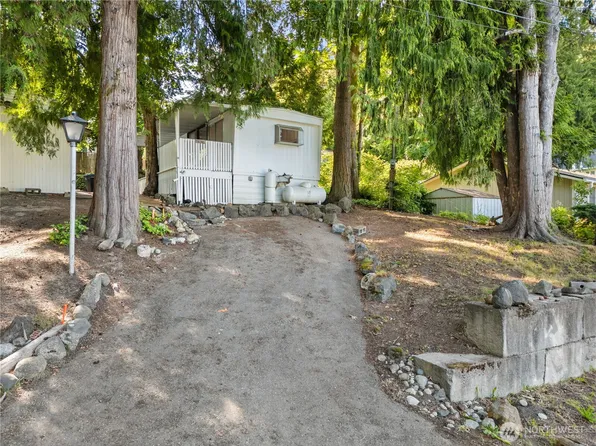 18745 1st Avenue NE, Suquamish, WA 98392