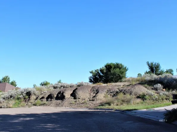 723 Windham Sq, Glendive, MT 59330