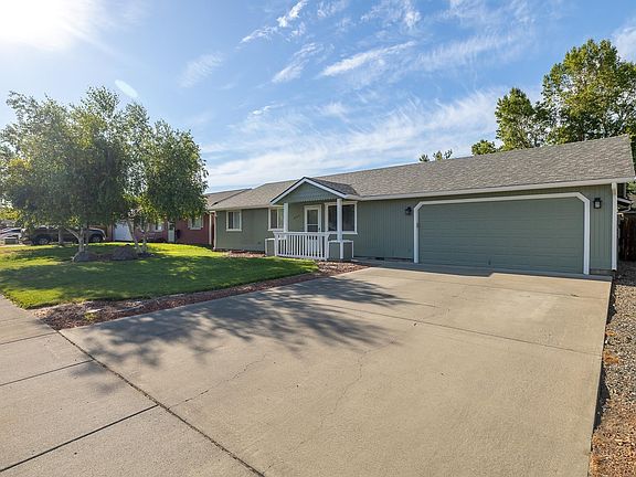 2nd image of 4724 Forsythia St