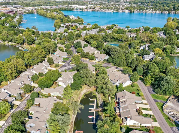 8134 River Bay Dr E, Indianapolis, IN 46240