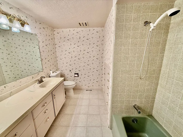 1415 Hopi Cir — Photo 29