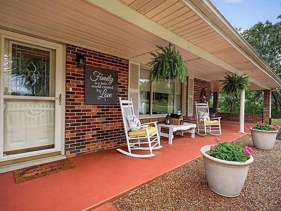 4th image of 1755 Burgess Falls Rd