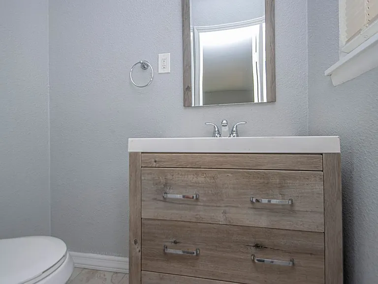 4900 Trinity Dr — Photo 14