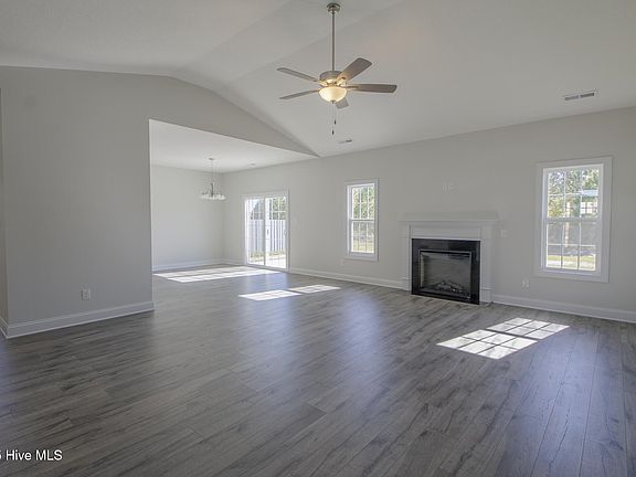 5th image of 605 Retreat Court