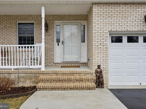 3rd image of 244 Sunset Ave