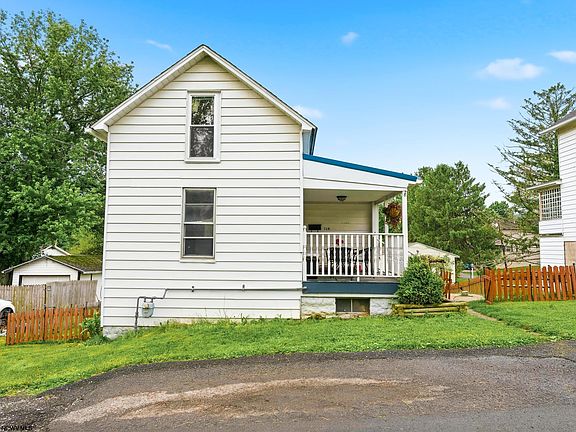 4th image of 528 Hess St