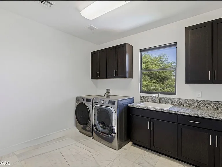 47 Pristine Glen St — Photo 39