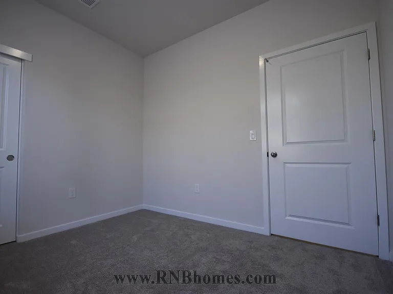 3921 Slurry St — Photo 7