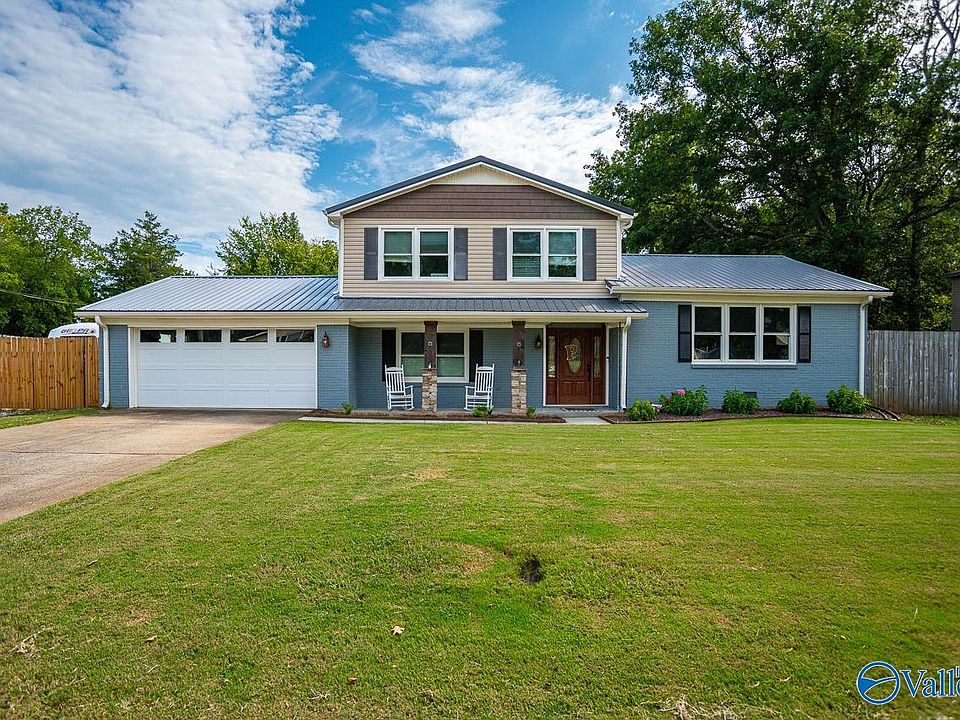 1st image of 630 Versailles Dr SE