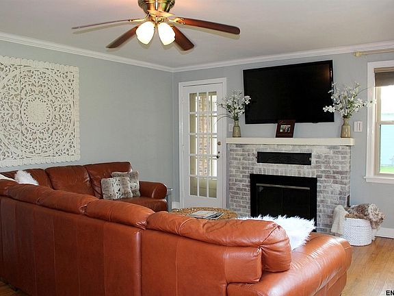 3rd image of 407 Consaul Rd