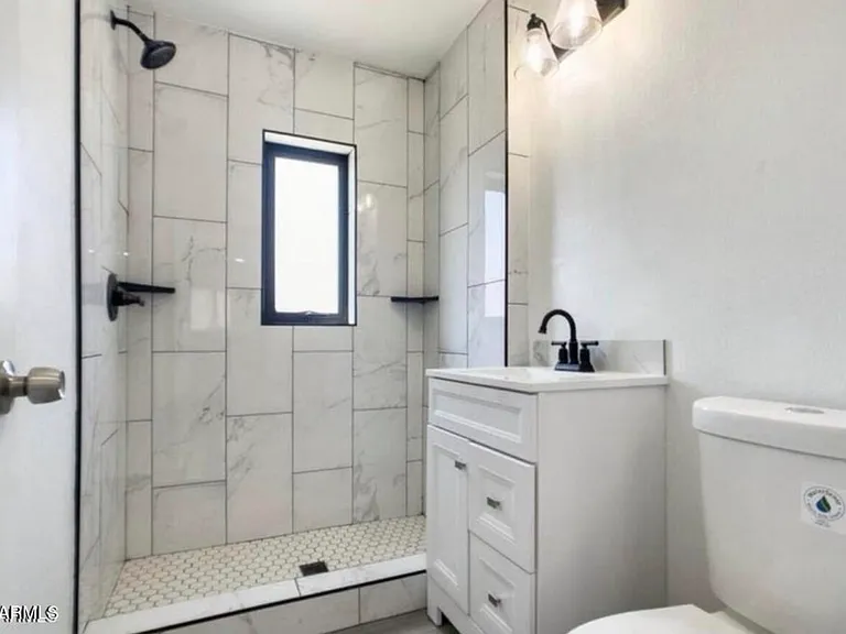 2236 E Roosevelt St #B — Photo 3