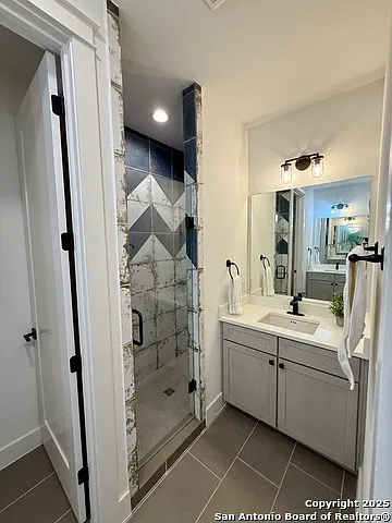 808 E Carson St #102 — Photo 8