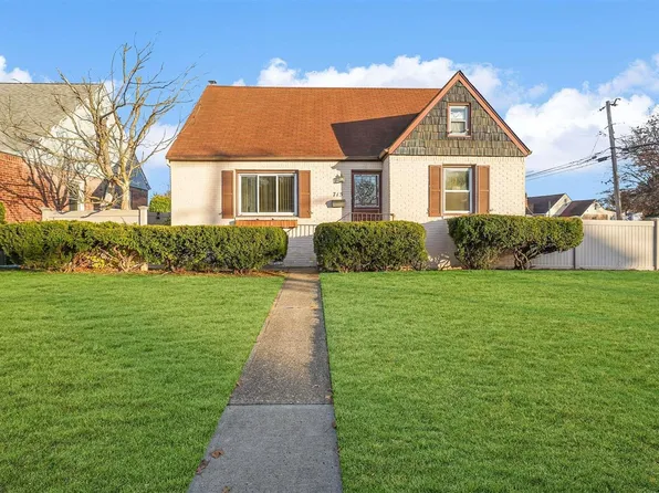 715 Uniondale Avenue, Uniondale, NY 11553