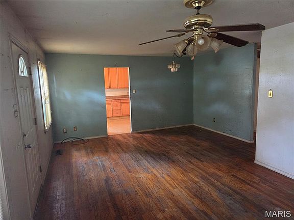 3rd image of 21 Derby Ln