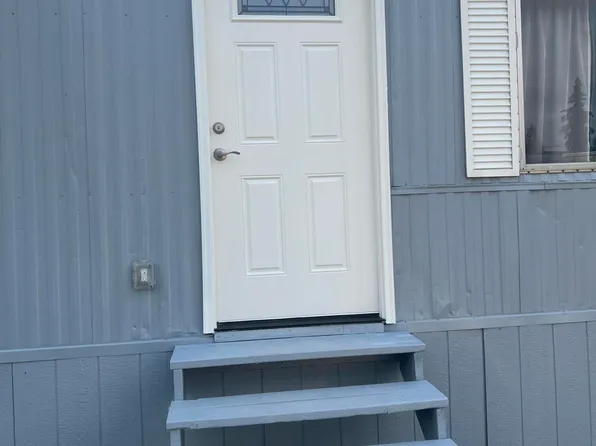 705 Muldoon Rd Trailer 126, Anchorage, AK 99504