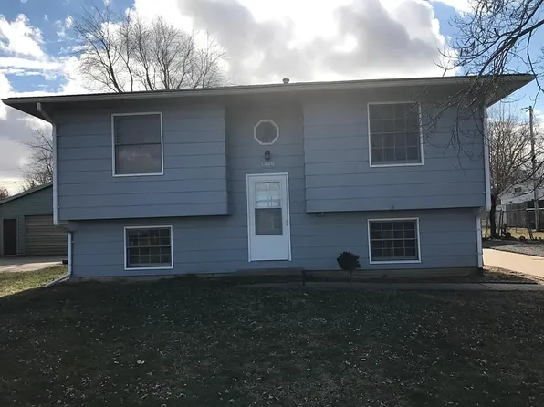 1320 94th Ave W, Rock Island, IL 61201