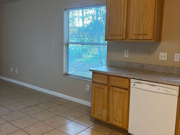 5th image of 35 Brunswick Ln #B
