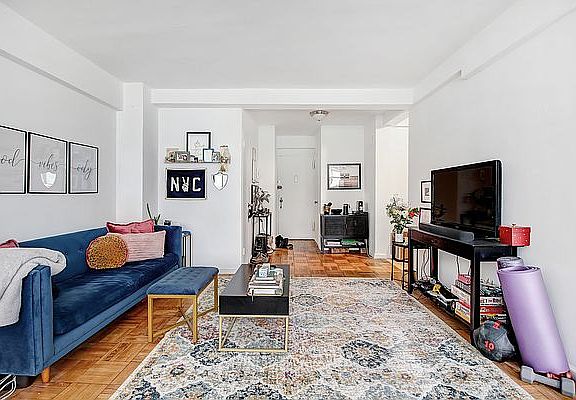 4th image of 333 E 46th St APT 6L