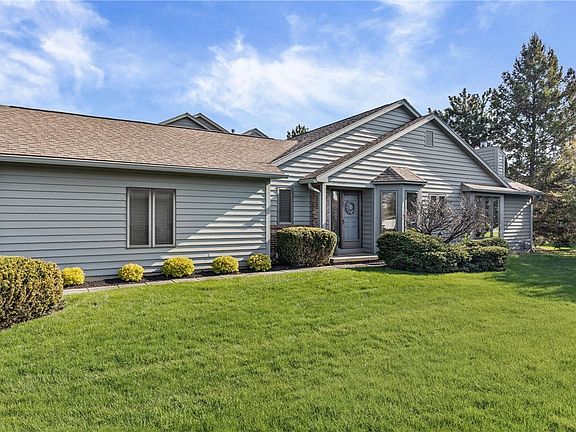 4th image of 8 Shanbrook Dr
