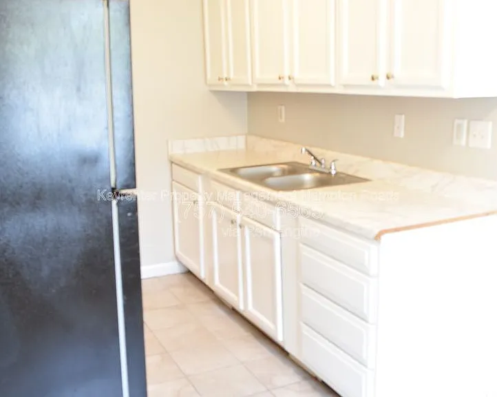 4670 Kincaid Ave #E — Photo 6