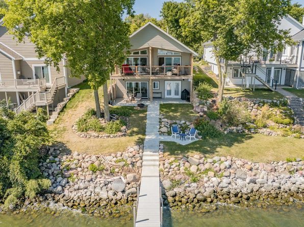 11690 240th Ave, Spirit Lake, IA 51360