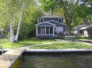 724 Beach Dr, Brooklyn, MI