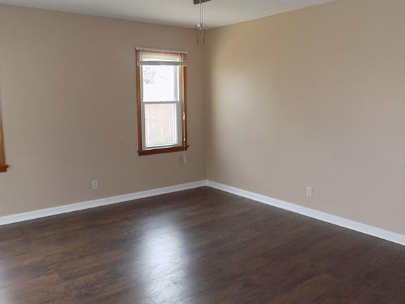 2nd image of 2700 Shelburn Ave
