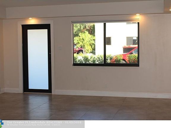 5th image of 200 NW 25th St APT 4