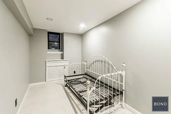 Rented by Bond New York | media 15