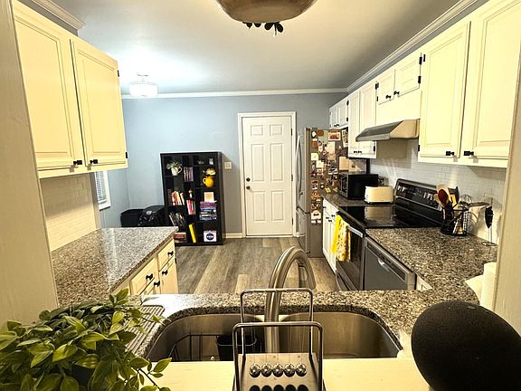4th image of 2 Palmetto Place