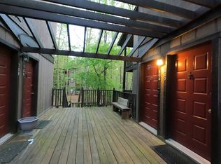 601 River Run Dr, Sandy Springs, GA 30350
