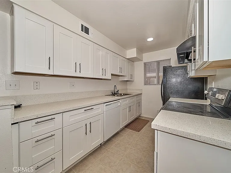 433 S Manhattan Pl #213 — Photo 10