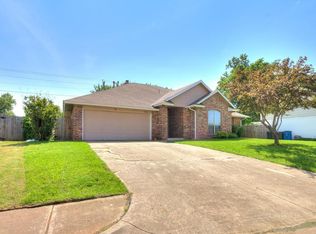 504 Firelane Rd, Edmond, OK 73003