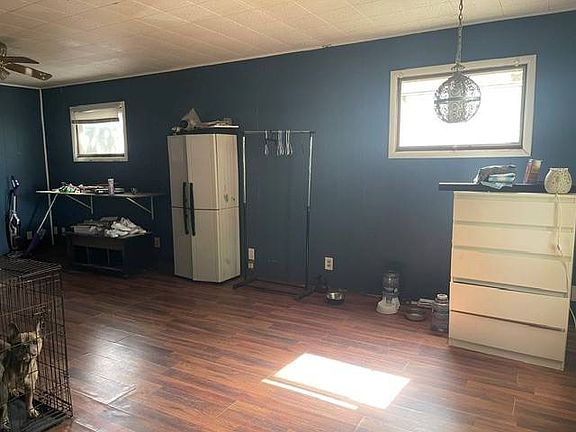 4th image of 552 E Broad Ave