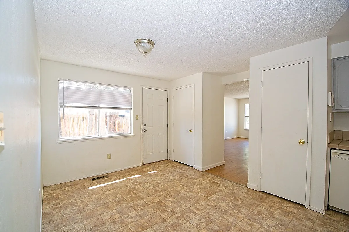 2 bed, 1016 sqft, $1,825 — Photo 3