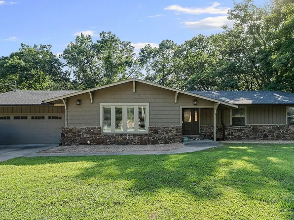 9251 Grimes Dr, Rogers, AR 72756