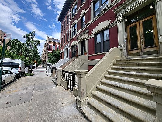 1st image of 64 Edgecombe Ave APT 1
