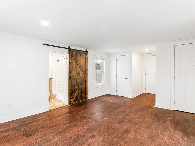 761 N Main St — Photo 14