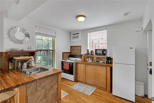1418-1420 Kerlerec St #4 — Photo 3