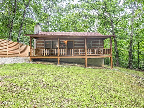 4th image of 1510 Dawn Ln