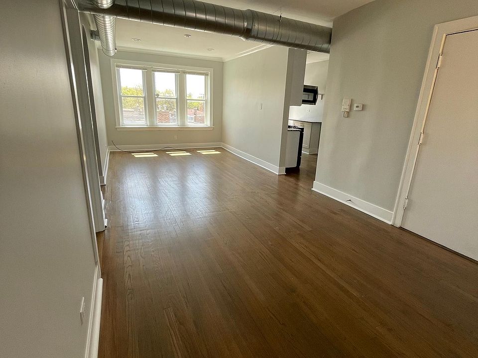 1st image of 4738 N Lowell Ave #3R