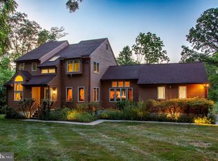 122 Rock Rd W, Lambertville, NJ 08530