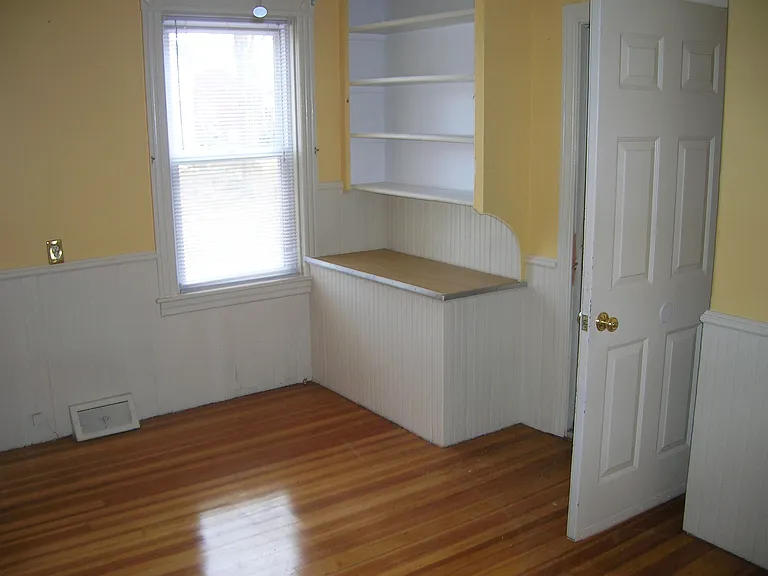 82 Peck St #1 — Photo 4