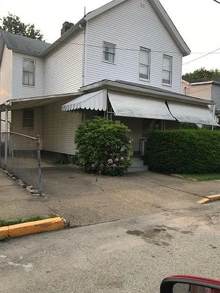 440 Carson St photo 1